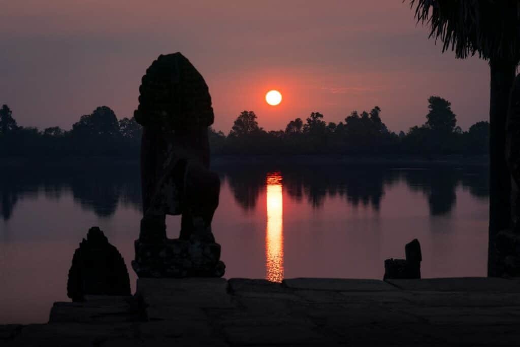 Ancient sacred architecture oriented toward the horizon and directional light