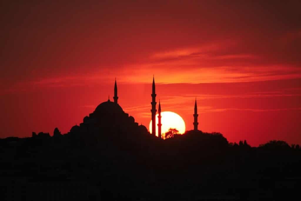 A place of worship at a transition in the day, illustrating traditions that divide time into sacred hours