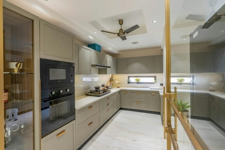 Why Did Extended Families Share Kitchens and Courtyards?