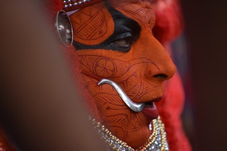Why Do Hindus Mark the Forehead With Tilak, Bindi or Vibhuti?
