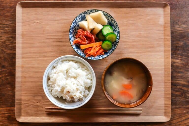 Why Did Traditional Japanese Diets Emphasize Variety and Small Portions?